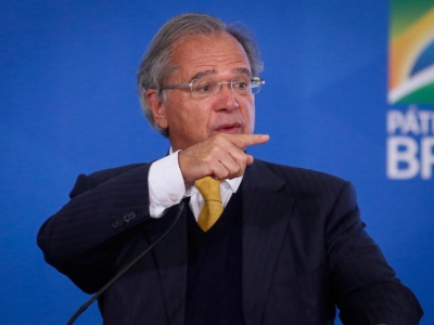 Guedes fala em alta de 5% do PIB e projeta superávit primário em 2024