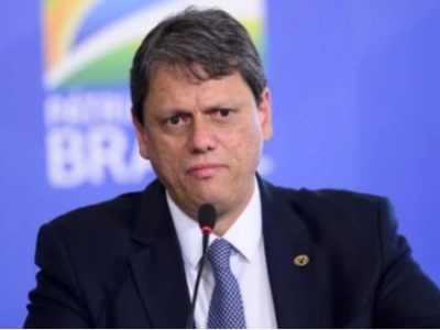 Em MS nesta segunda, ministro Tarcísio Gomes assina ordens de serviço em rodovia e entrega obra do aeroporto