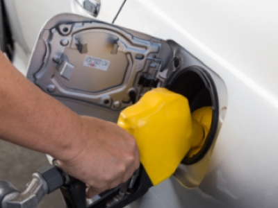 Petrobras anuncia reajuste no preço da gasolina, que já subiu 51% este ano