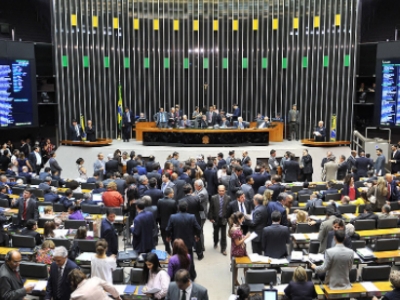 Câmara pode votar na terça-feira MP que amplia tolerância para pesagem da carga de caminhões
