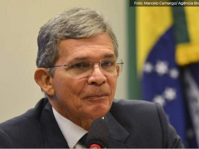 Presidente da Petrobras segue Bolsonaro e diz que ICMS eleva combustíveis