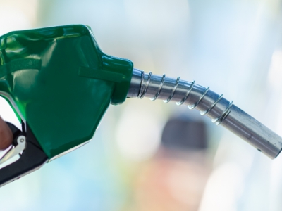 Valorização do petróleo no mercado internacional deixa a gasolina e o diesel mais caros em todo o Brasil
