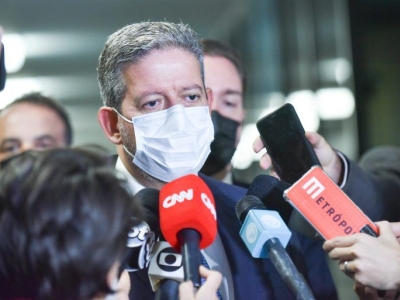 Lira diz que Câmara fez sua parte aprovando projeto que torna fixo ICMS de combustíveis