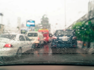 Transporte rodoviário de cargas exige atenção redobrada em dias de chuva