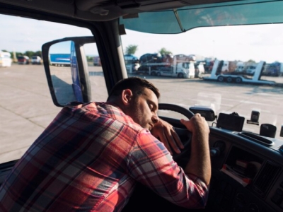 Cansaço mata: 20% dos acidentes acontecem com motoristas cansados e causam 30% das mortes