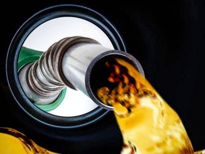 Adiamento de meta ambiental pode reduzir valor de diesel e gasolina, dizem especialistas