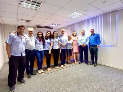 Campanha digital, presentinho e lanche para comemorar os 43 anos