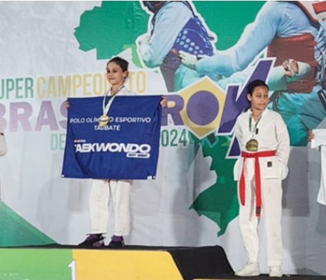 Jovem atleta do Polo Olímpico SEST SENAT de Taubaté (SP) é campeã brasileira de taekwondo