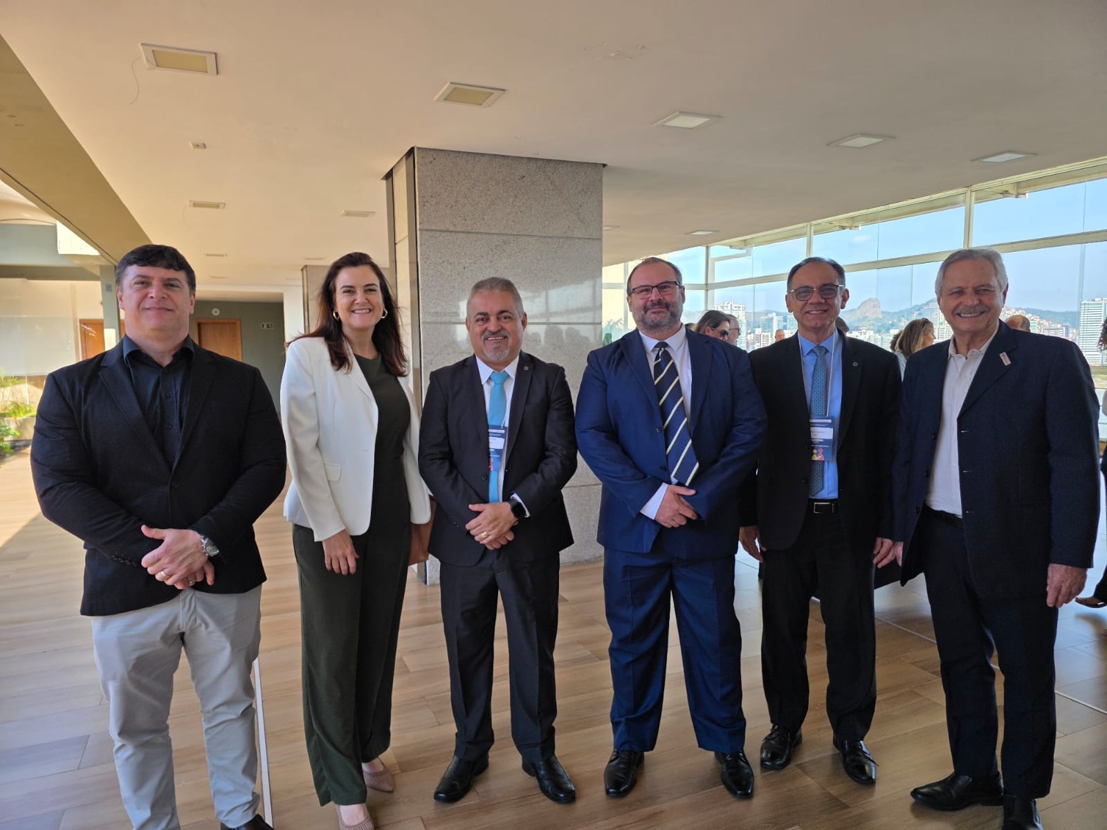Palestra sobre negociação coletiva e as transformações no mundo do trabalho. Transcares? Presente!
