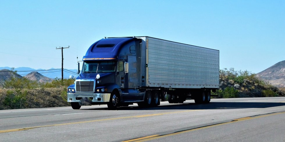Carga rodoviária responde por quase metade das emissões do transporte no Brasil
