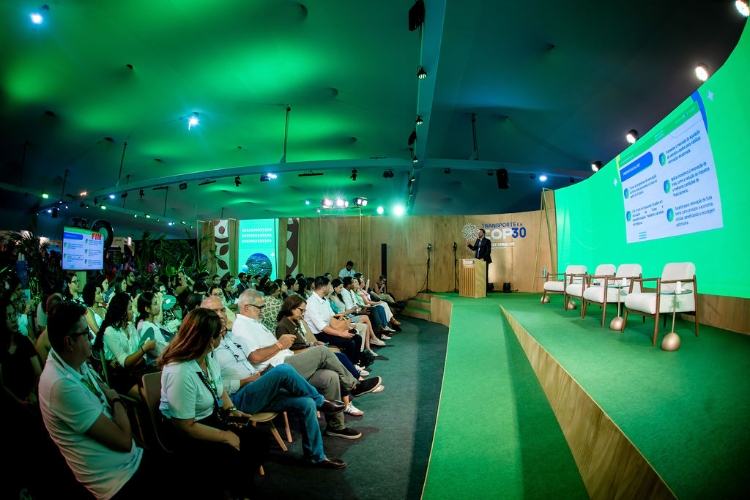 CNT defende renovação de frotas como estratégia urgente para descarbonizar o transporte