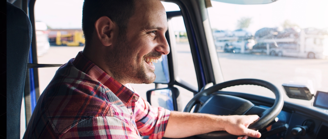 TRT-MG reconhece dispensa discriminatória após reclamações em grupo de WhatsApp e mantém indenizações a motorista carreteiro