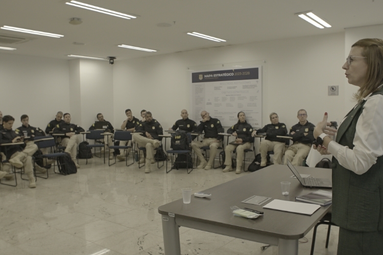 CNT apresenta diagnóstico das rodovias brasileiras a chefes de segurança viária da PRF