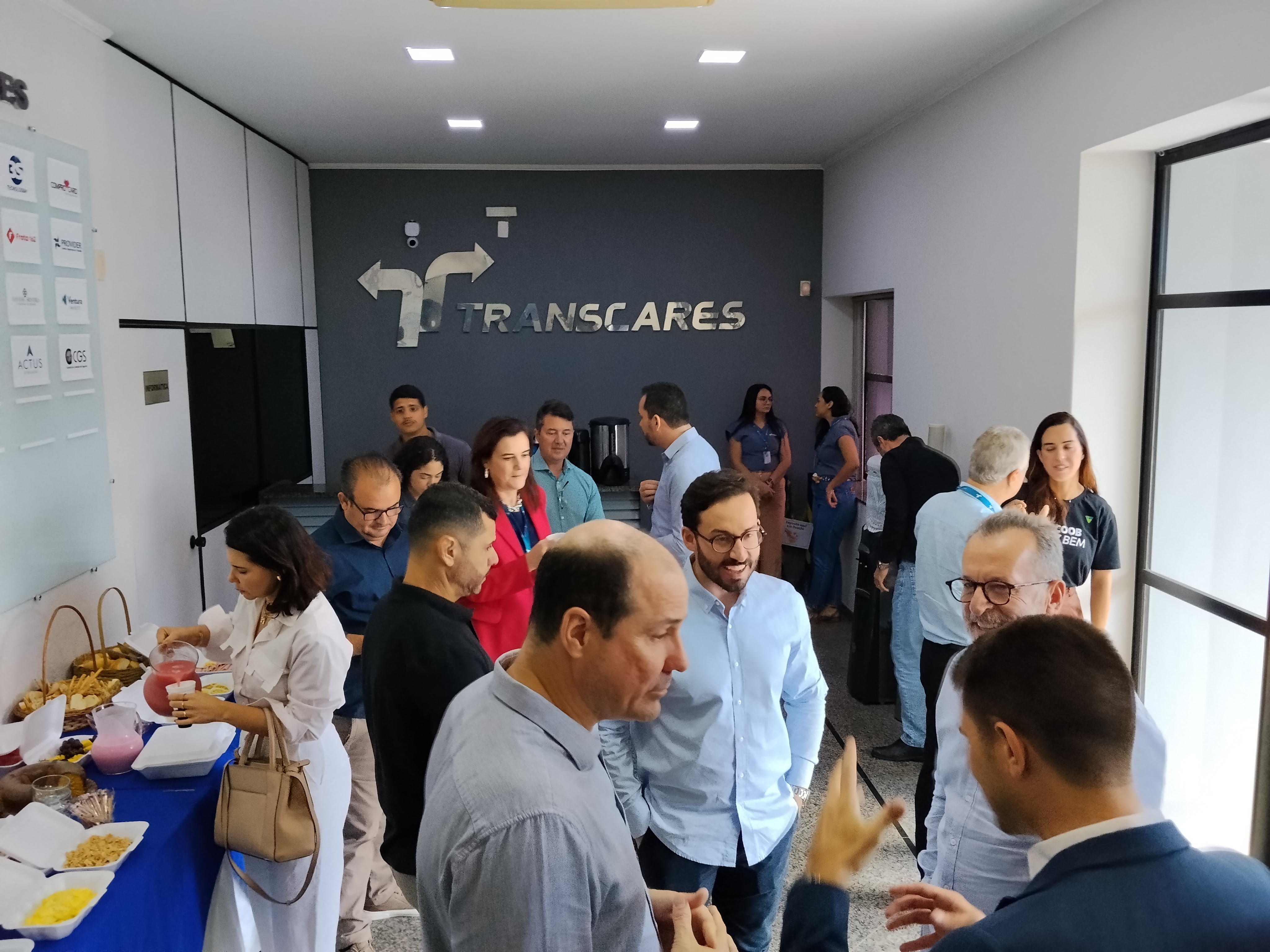 Entre café e estratégias: Transcares estreia novo projeto com debate sobre os desafios econômicos do Brasil