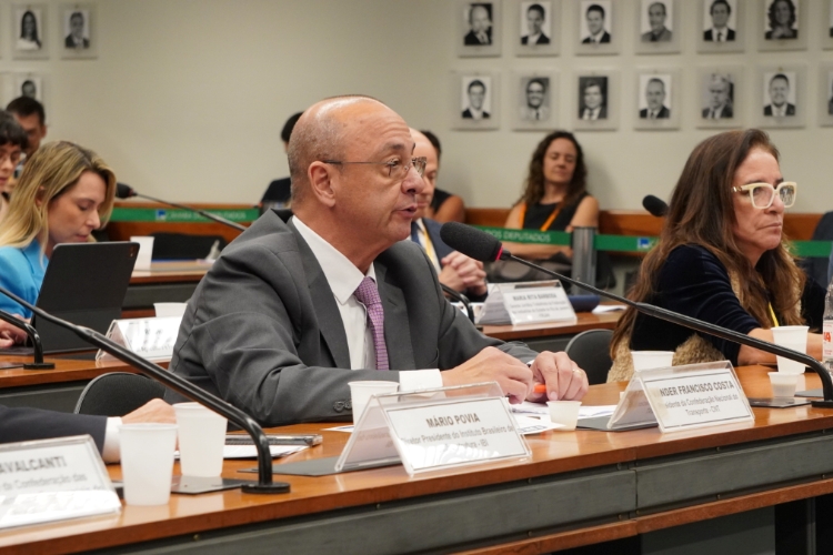 Redução de jornada: presidente do Sistema Transporte defende regras especiais para os setores essenciais