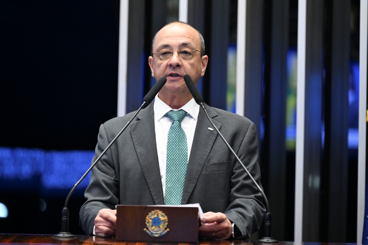 CNT defende negociação coletiva e transição gradual em debate sobre redução da jornada no Senado