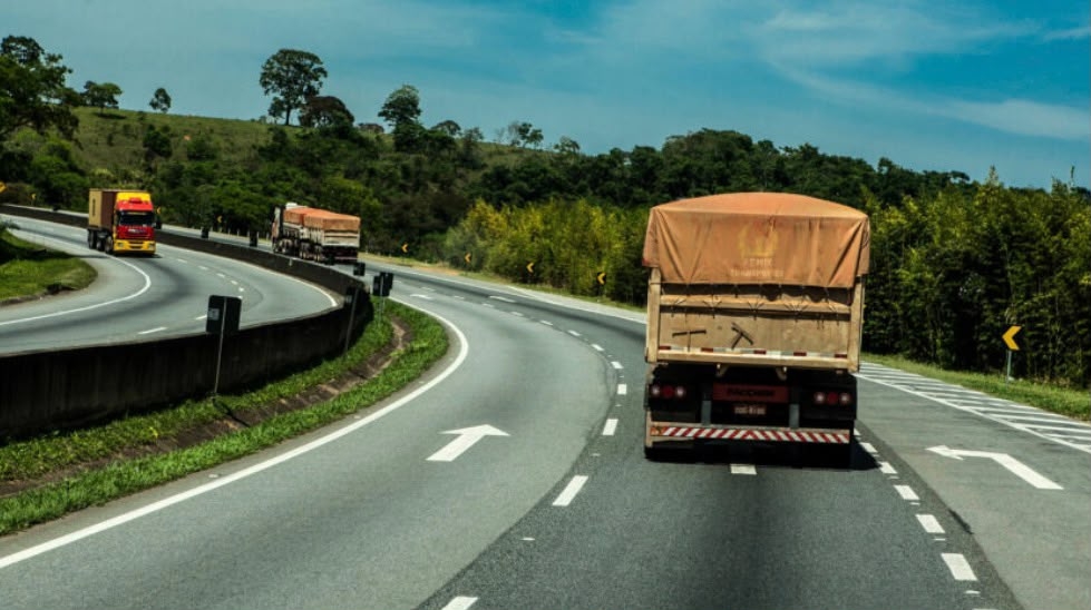  Aprovação ambiental de caminhões chega a 98,3% em São Paulo