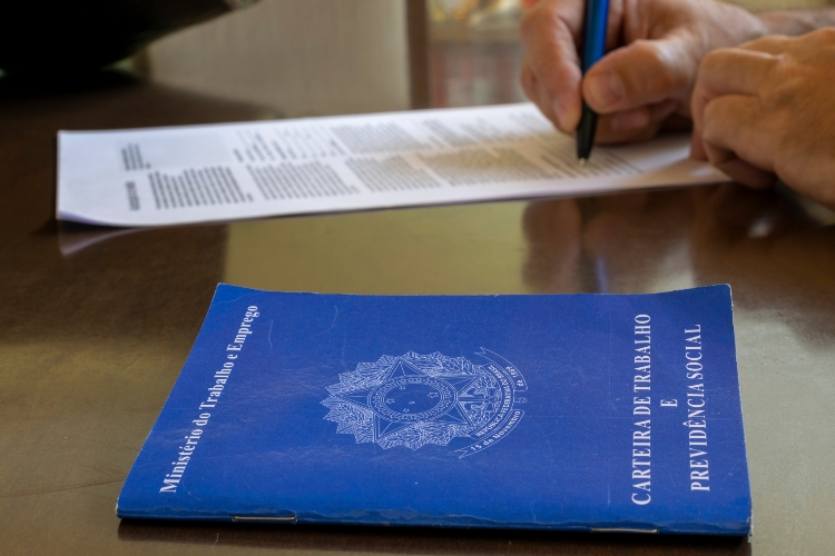 Recorde: Transporte encerra primeiro semestre do ano com 2,95 milhões de empregos no setor