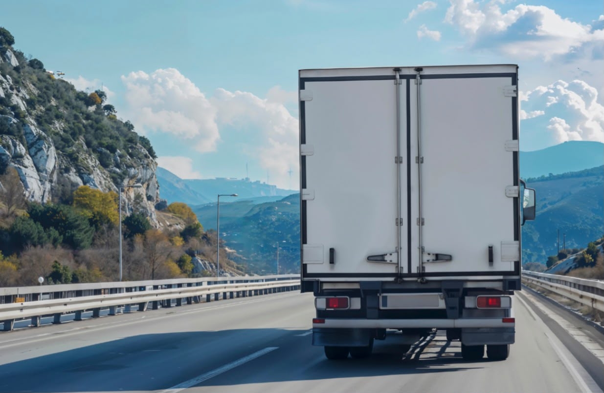 PRF proíbe caminhões acima dos limites de peso e tamanho em rodovias federais no dia das eleições
